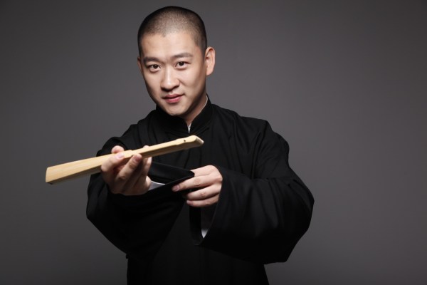 水瓶男单独和你在一起,典型的水瓶座男星