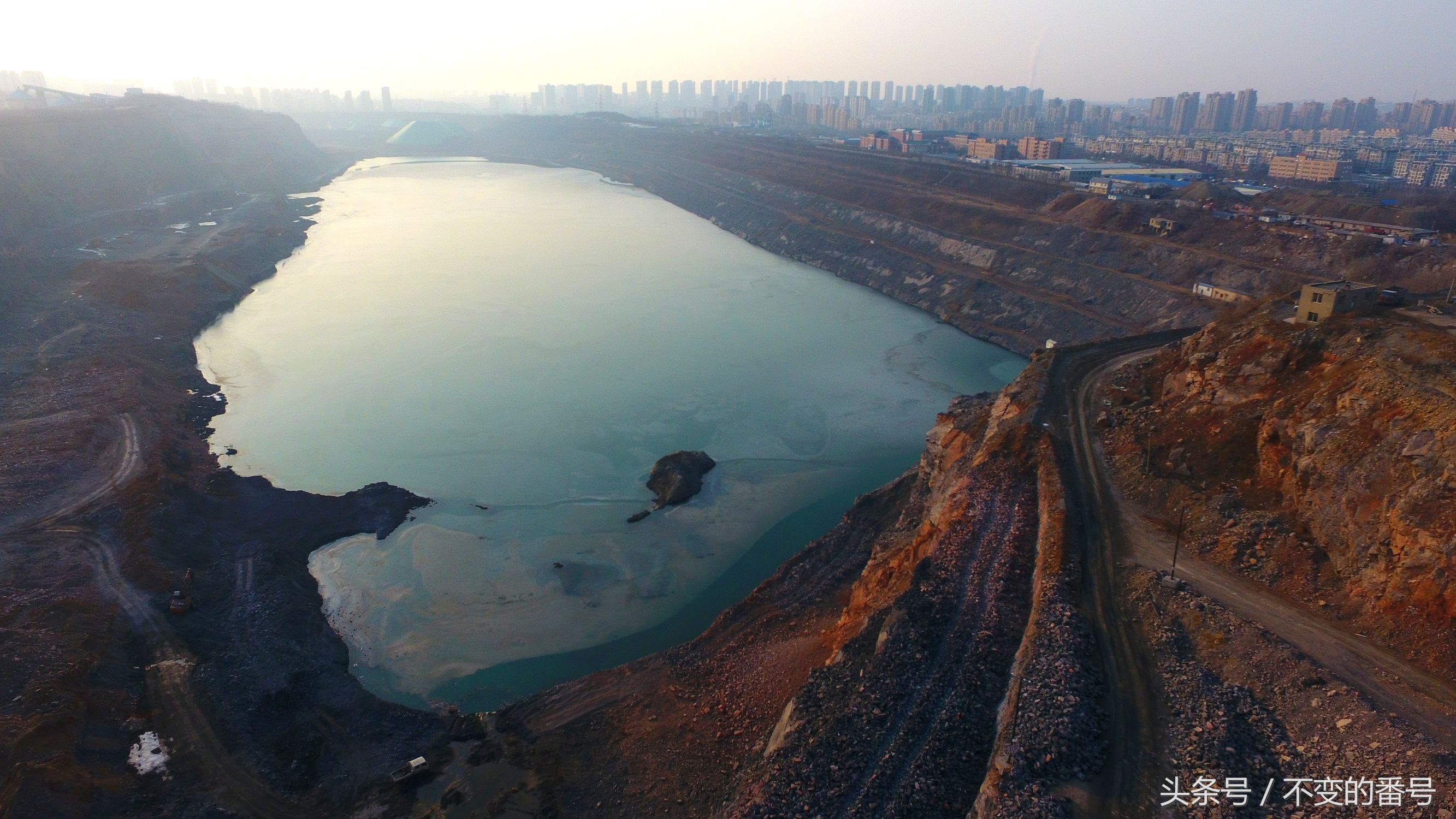 万达大连石灰石矿规划,大连石灰石矿大坑最新规划