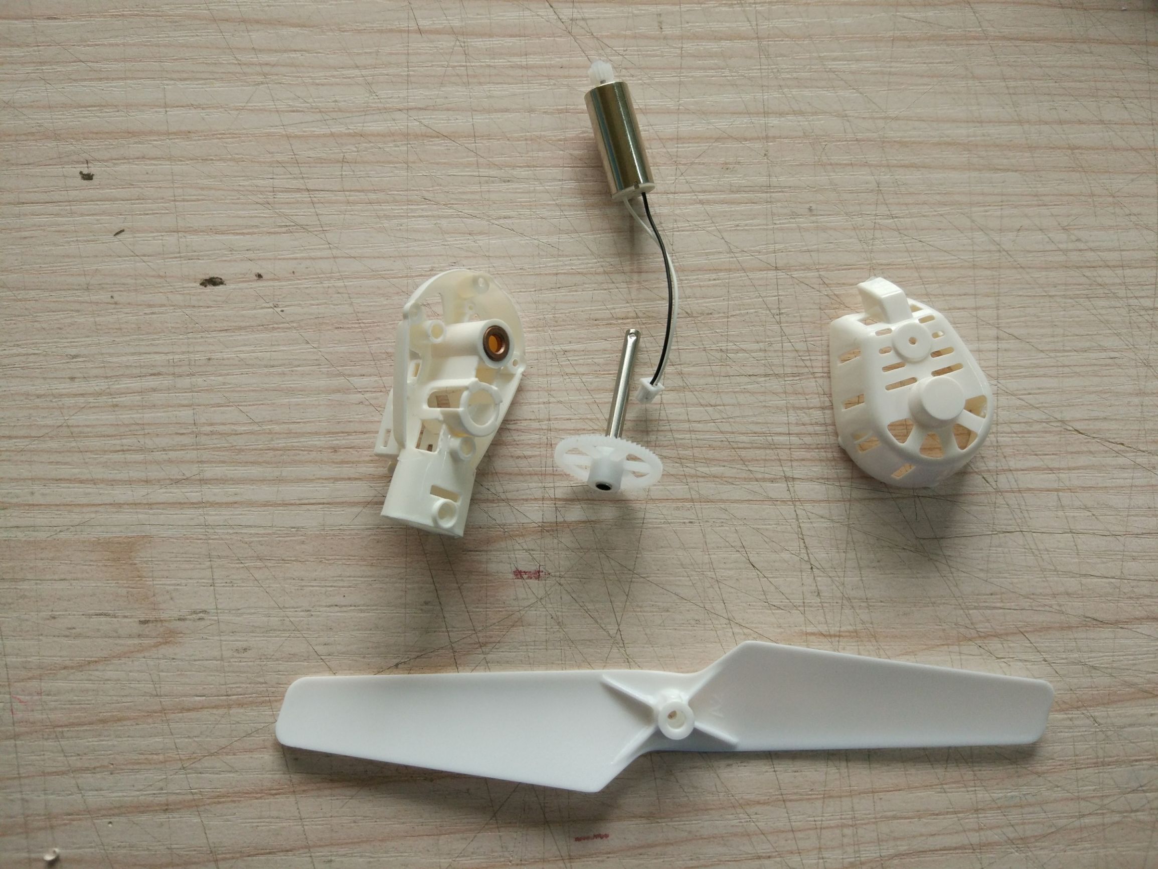 自己做航模小飞机需要哪些东西,怎么制作航模小飞机