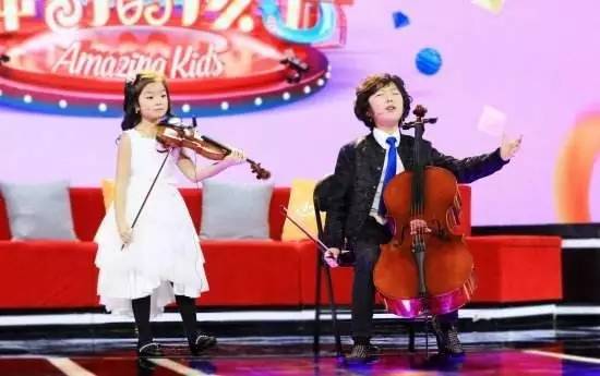 都在催谢娜当妈！没想到她早已练好带娃秘籍