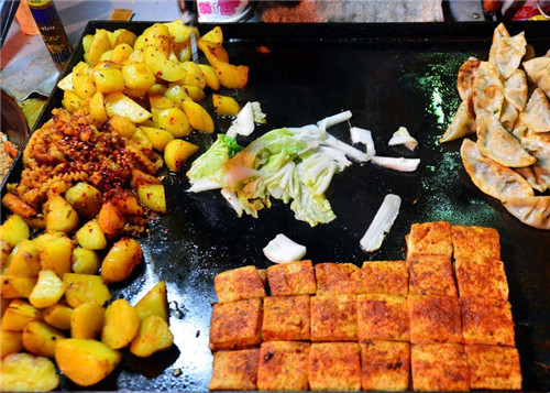 恩施凤凰古城网红小吃,长沙的小吃和凤凰古城一样不