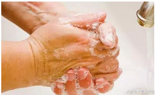 新冠红眼病有什么症状,羔羊红眼病的症状及治疗