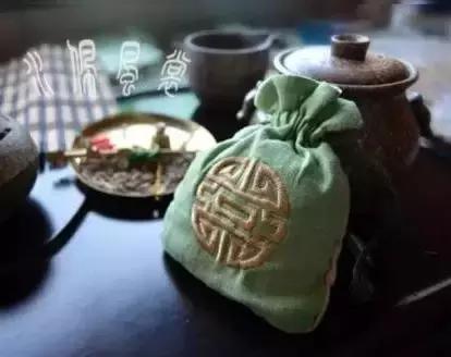 男人穿着的品味体现在哪里,男人的地位与品味