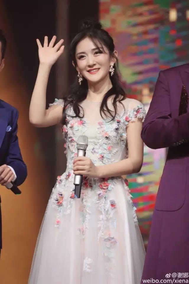 谢娜素颜照流出张杰表示不嫌弃 (谢娜最近发型)