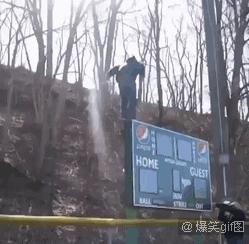 十条笑话：同事家境富裕，玩手游充了4万多