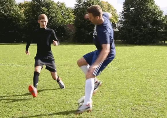 像莫德里奇一样踢球,像伊涅斯塔那样踢球