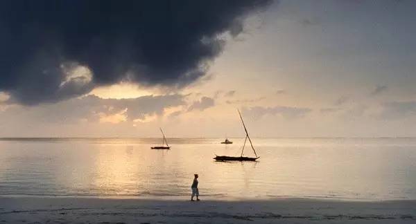 没在世界尽头划独木舟吃过最鲜的生虾刺身，怎好意思说你是海鲜爱好者