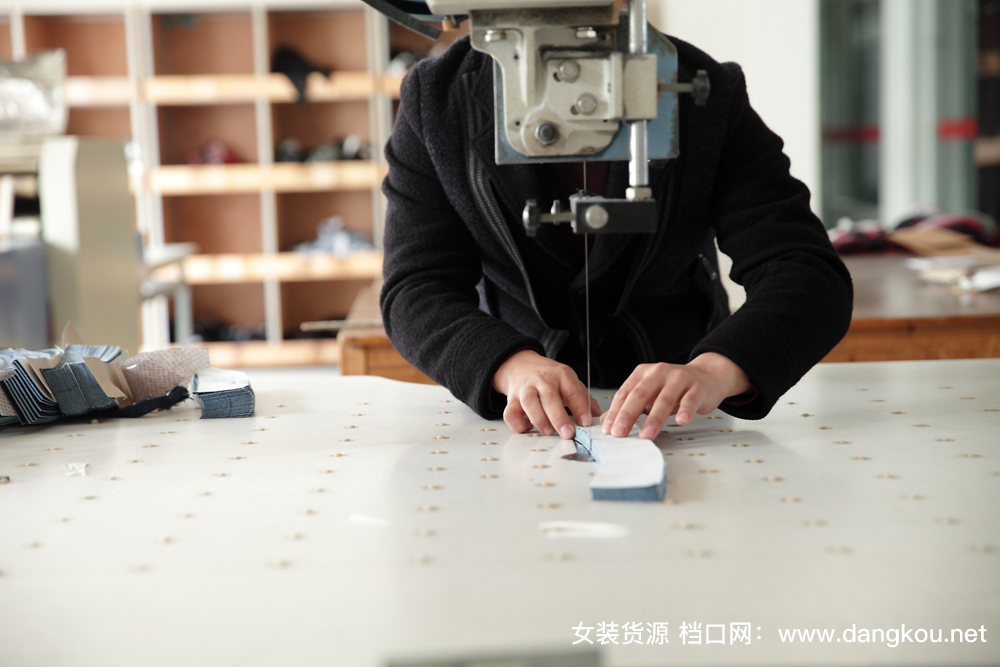 一件衣服是如何从无到有，最后到你手中