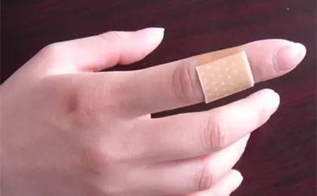 伤口被铁锈破了一定要打碎伤风吗,铁锈划伤伤口不深需要打碎伤风吗