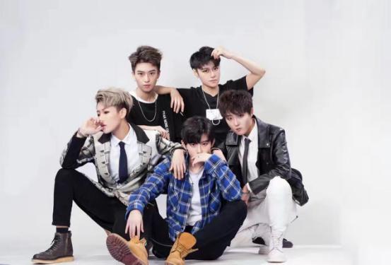 梦幻足球美少女组合,梦幻足球美少女