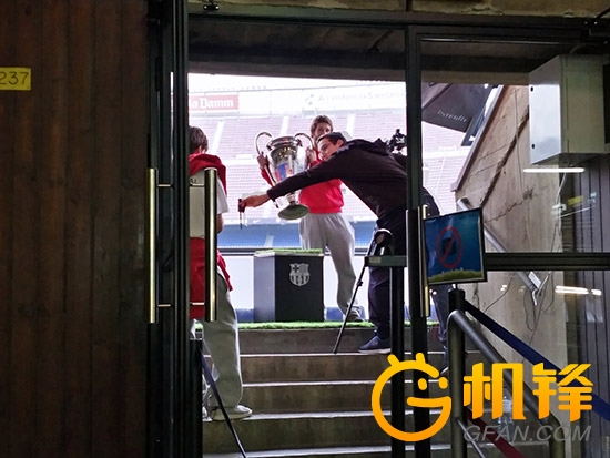 巴萨球迷冲击诺坎普,巴萨球迷得知诺坎普奇迹