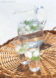 白醋将白发变黑发,白醋百年