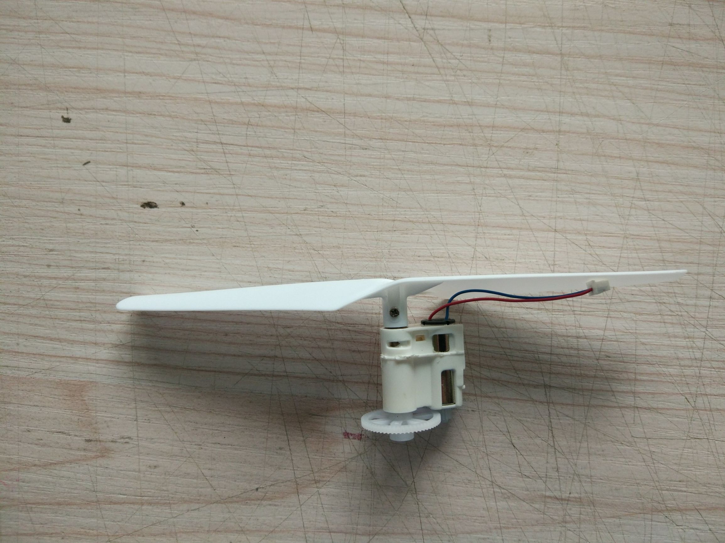 自己做航模小飞机需要哪些东西,怎么制作航模小飞机