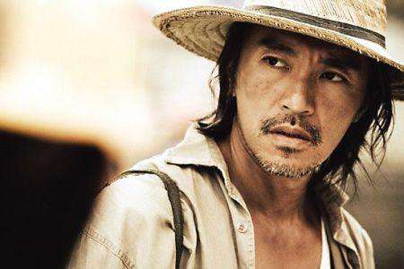 顺丰王卫上市照片,王卫不愿意让顺丰上市吗