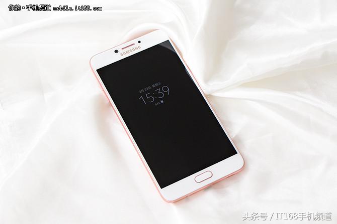 定位中端主打娱乐体验三星GalaxyC7Pro评测