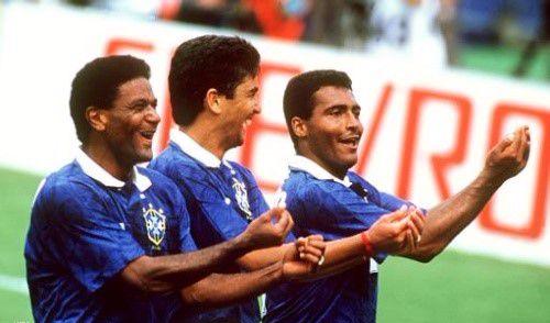 足球庆祝动作搞笑视频,足球场上最经典的庆祝动作