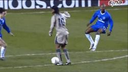 足坛十大成名绝技,足坛十大成名绝技天下足球