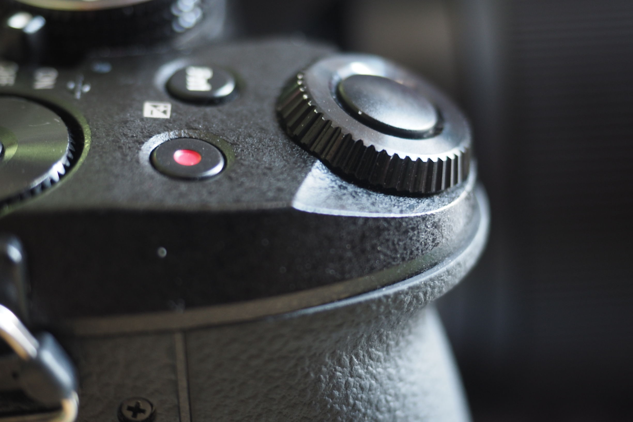 M4/3微单系统中，最适合摄影旅行的三款便携相机