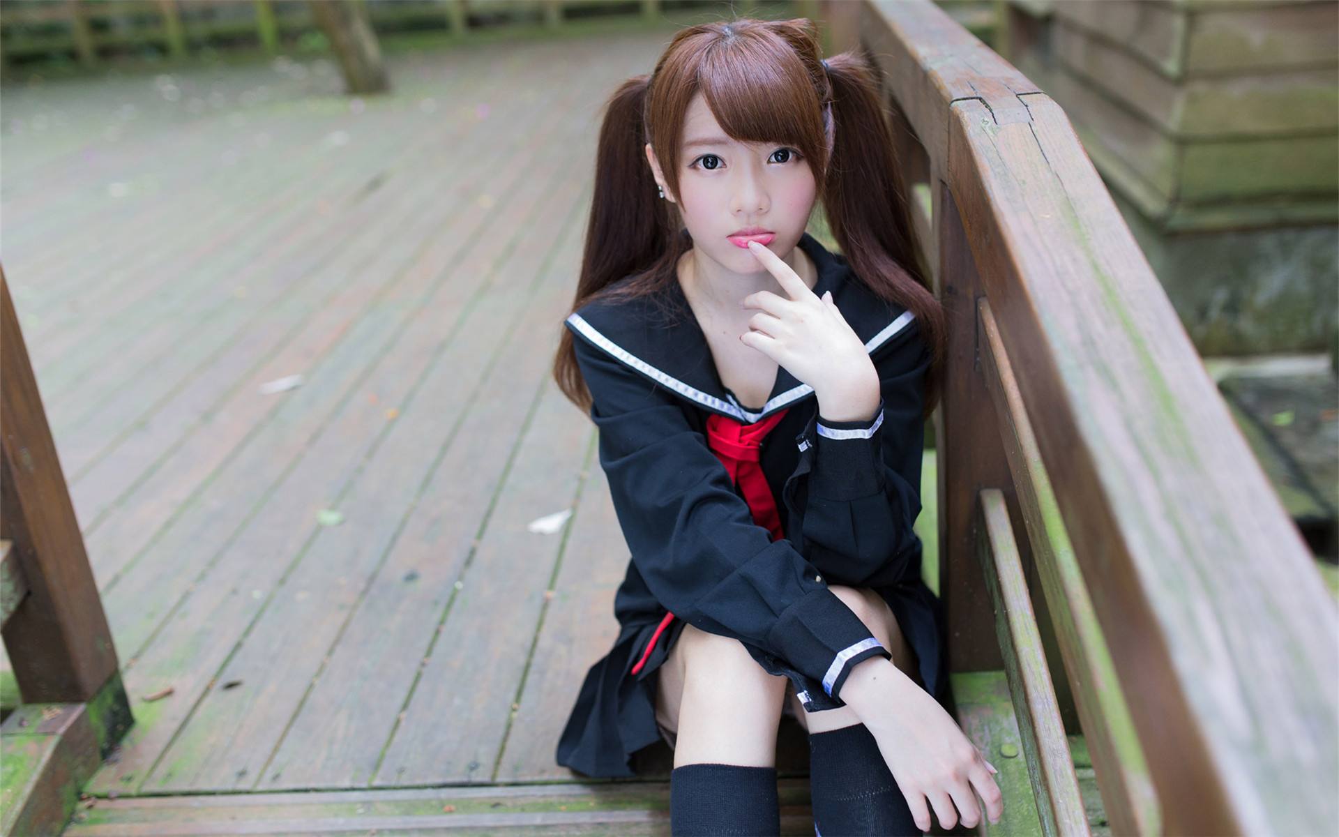 上学时最可怕的事，是和那个人做了同桌！