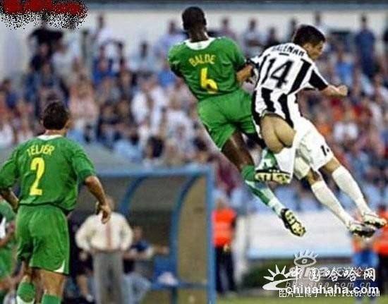 被中国视频玩坏的外国人,长着中国脸的外国足球运动员