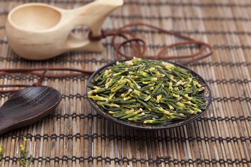 春天上火应该喝什么保健茶,春天干燥上火喝什么茶