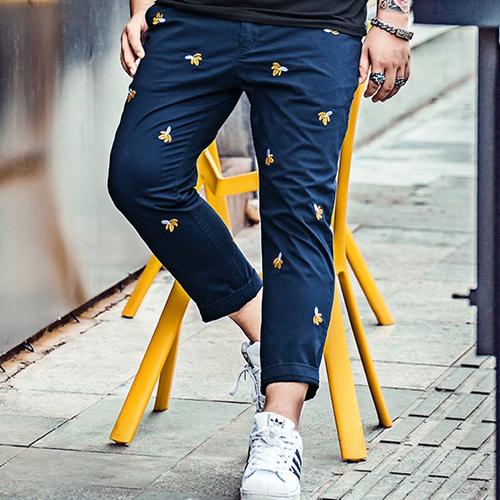 肤色偏白微胖男生穿搭冬季,微胖男生穿搭冬季长羽绒服