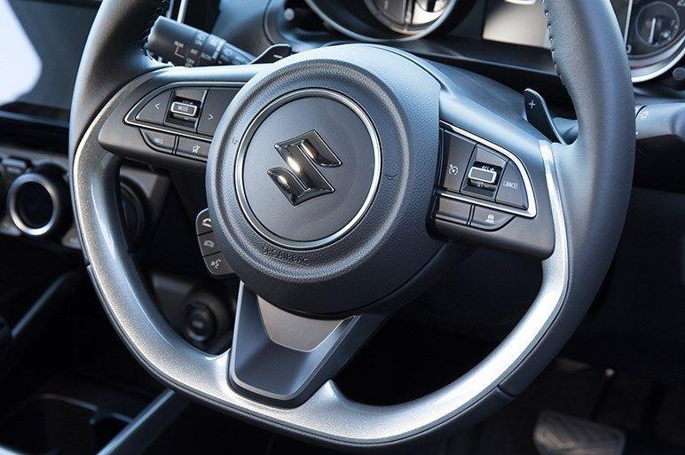 铃木雨燕2024款沉浸式体验,铃木雨燕1.5装机械增压