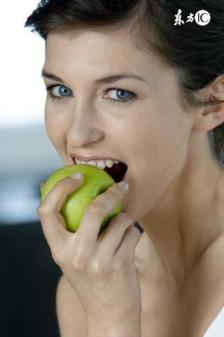 正畸力量过大牙齿一度松动怎么办,正畸引起的牙齿松动能恢复吗