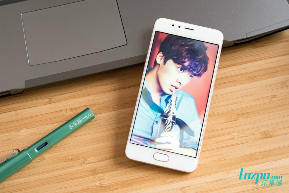 不单有颜值更还有快充魅蓝5s体验评测