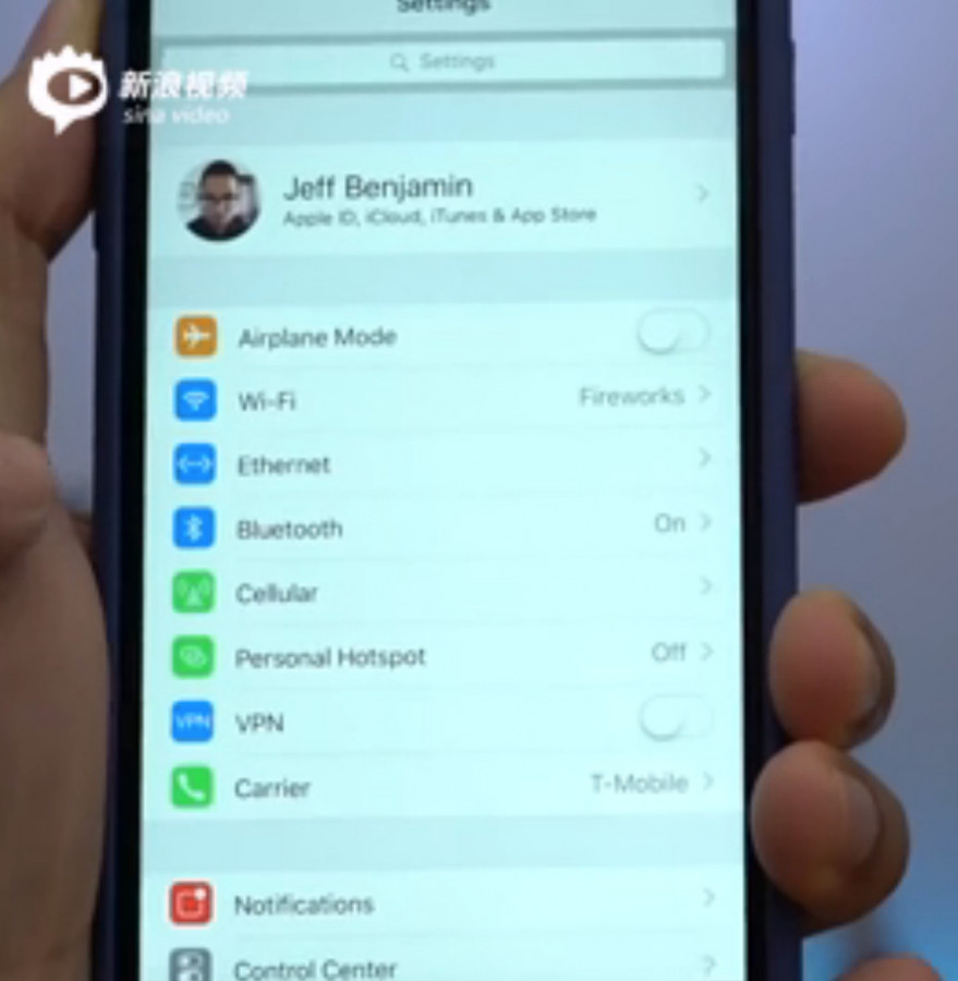02日数码热点回忆：iOS10.2更新：iPhone可以插网线上网了