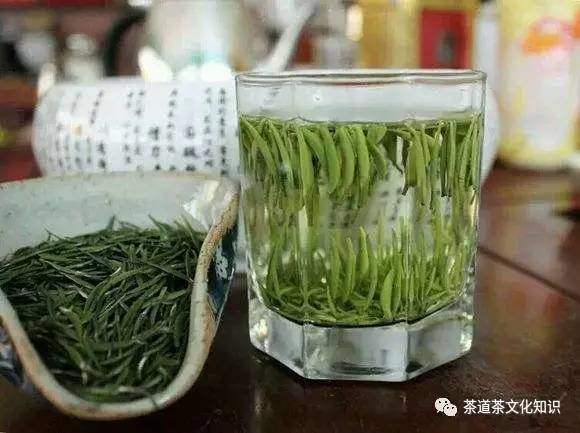 峨眉竹叶青与峨眉银针,峨眉雪芽和竹叶青品鉴
