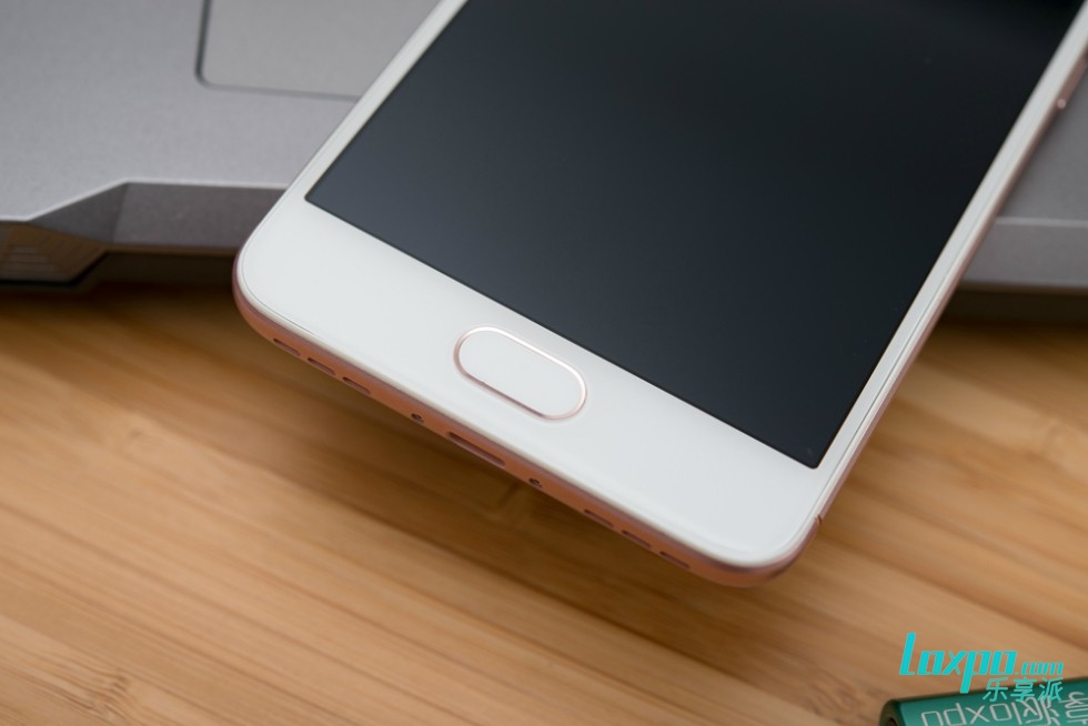 不单有颜值更还有快充魅蓝5s体验评测