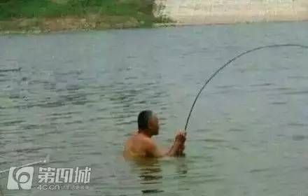 冲壳子丨自从买了这件衣服，去哪吃饭都不要钱！你值得拥有！