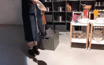 一口气推出了50多款PS新品，宜家彻底放飞了自我！挂到墙上的沙发、自动浇水的花盆……错过等3年