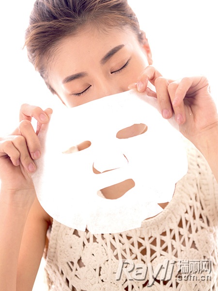 不同肤质的人如何正确补水,干燥肌肤补水的正确方法