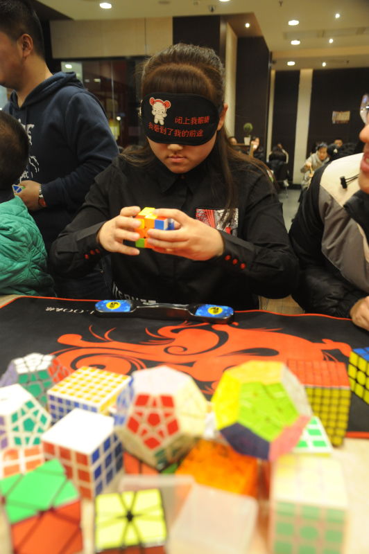 三阶魔方世界最快纪录盲拧,三阶盲拧魔方最快纪录0.520秒