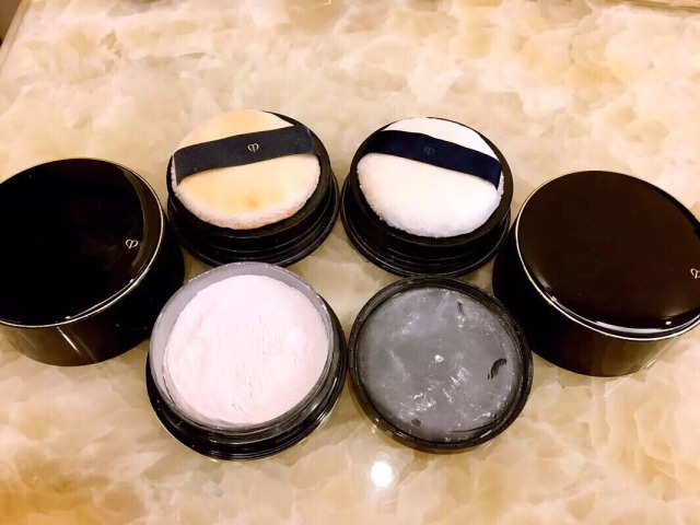 粉饼和散粉正确的化妆先后顺序图,最好用的粉饼蜜粉