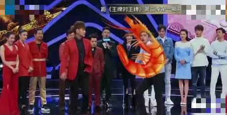 1天收到8部片约片酬过亿，赵又廷红到财富身价暴涨但他很理智