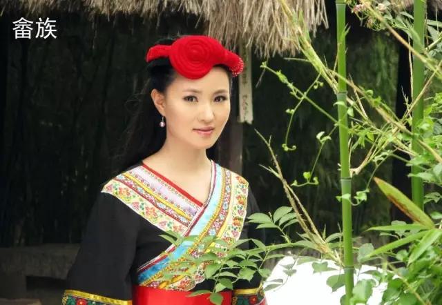 56个民族服饰的视频,56个民族男士服饰