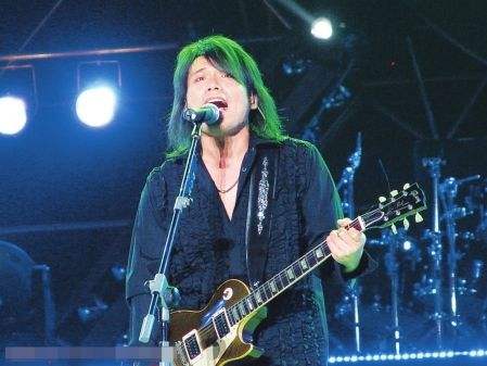 伍佰歌曲精选18首再度重相逢,伍佰最经典的20首歌再度重相逢