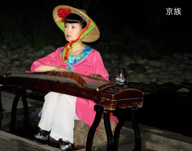 56个民族服饰的视频,56个民族男士服饰