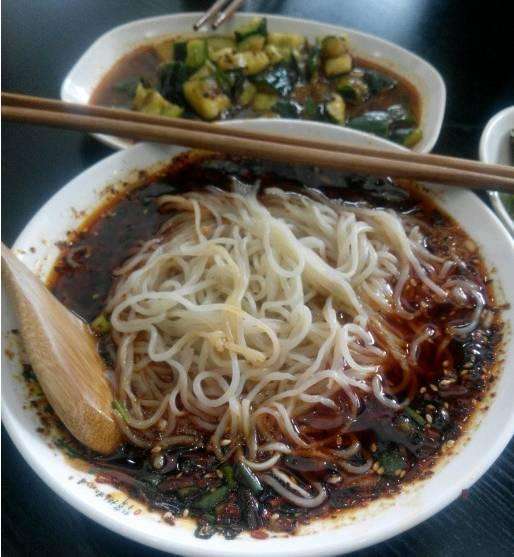 10元自助面馆挣钱吗,自助快餐15元能挣钱吗