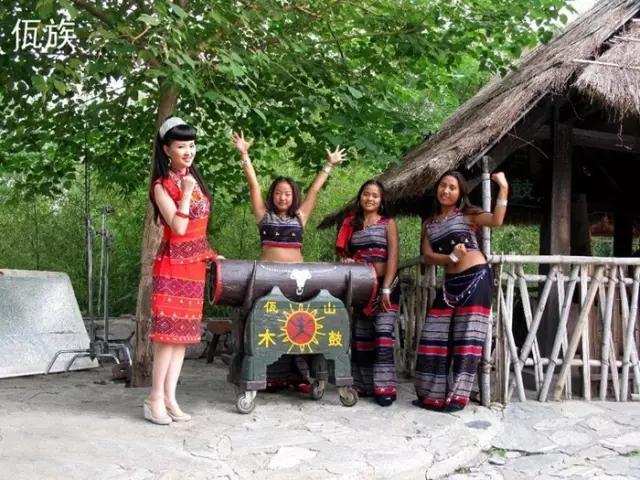 56个民族服饰的视频,56个民族男士服饰