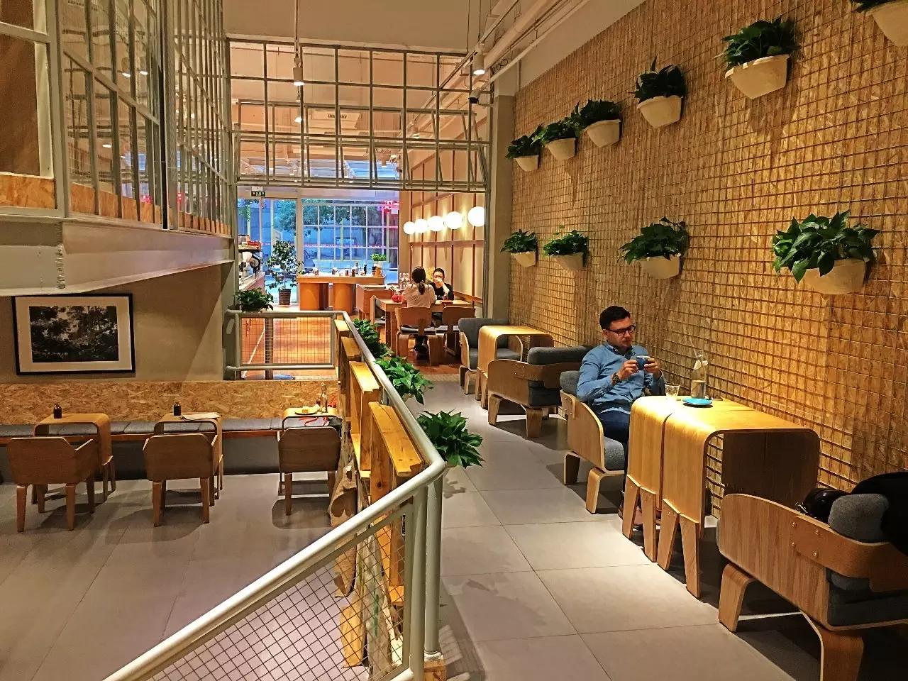 一天吃8顿算啥！回我老家青岛，带你吃上24小时！