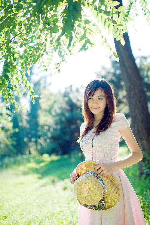 追狮子座女生能不能表现得太明显,追狮子座女孩子的技巧和方法