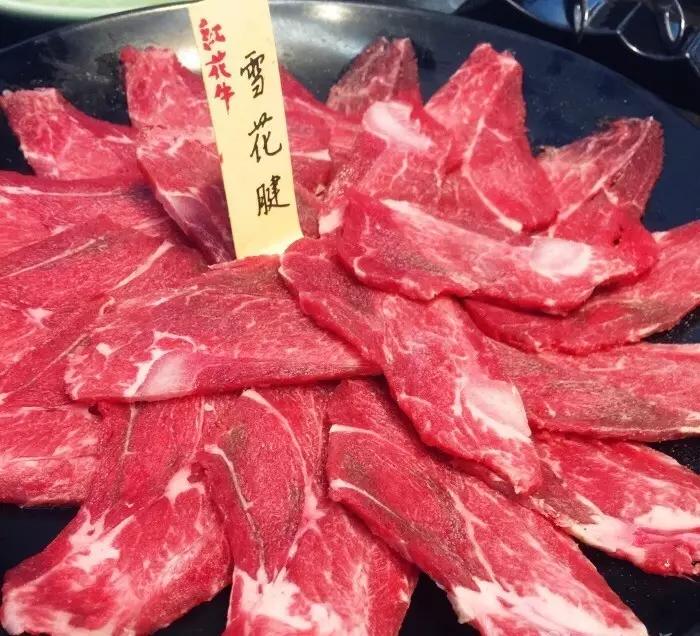 一天吃8顿算啥！回我老家青岛，带你吃上24小时！