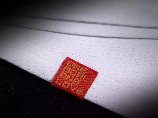 卡尔美球衣亚泰,卡尔美设计球衣