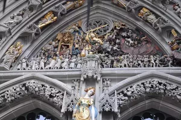 瑞士教堂 (瑞士苏黎世湖边的教堂)