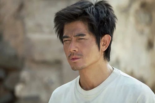 矮个子微胖男生穿衣搭配,矮个子男生怎么穿西装显高