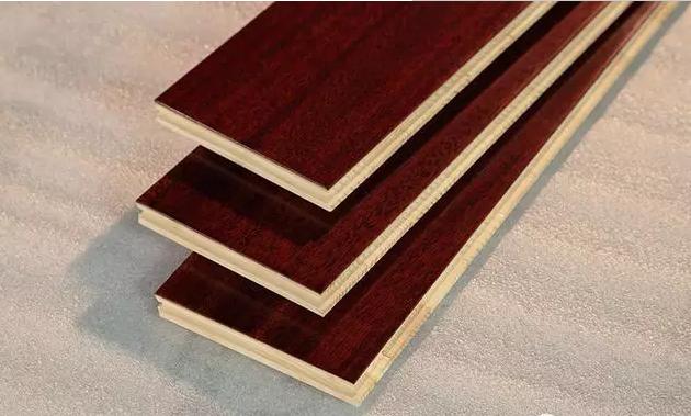 多层实木地板和三层实木地板,三层实木和实木地板哪个好点